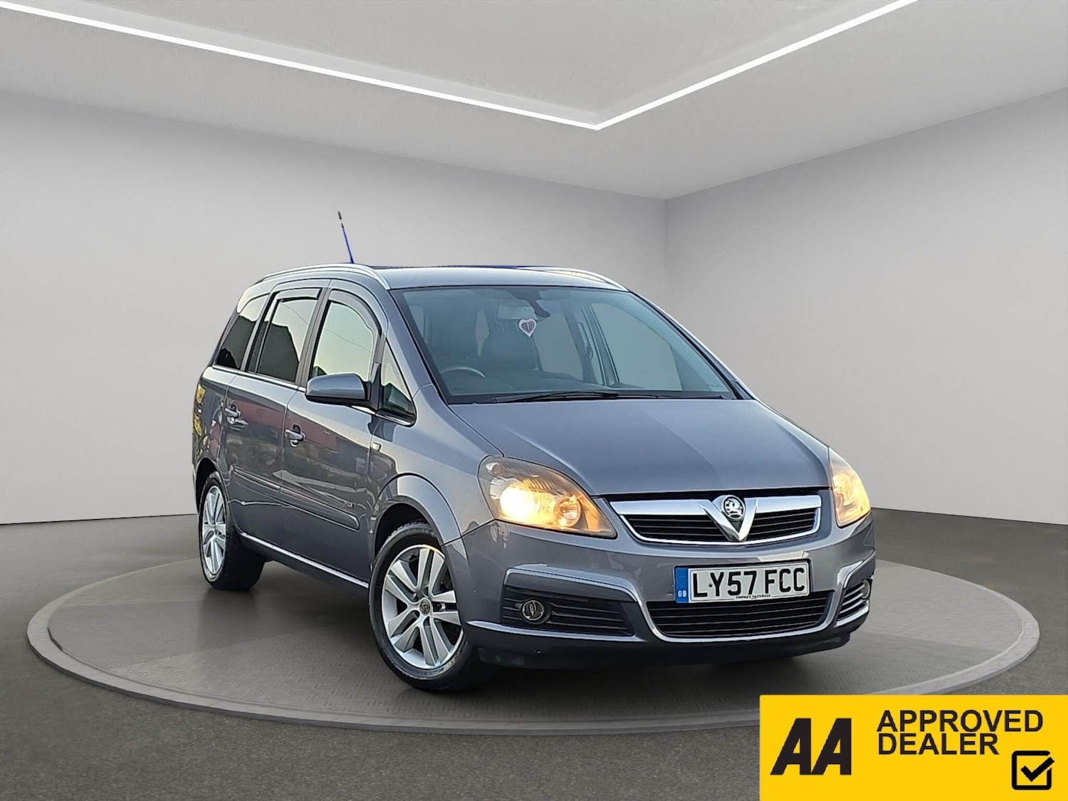 Used Vauxhall Zafira 2008 for sale - 76446896: Photo 1