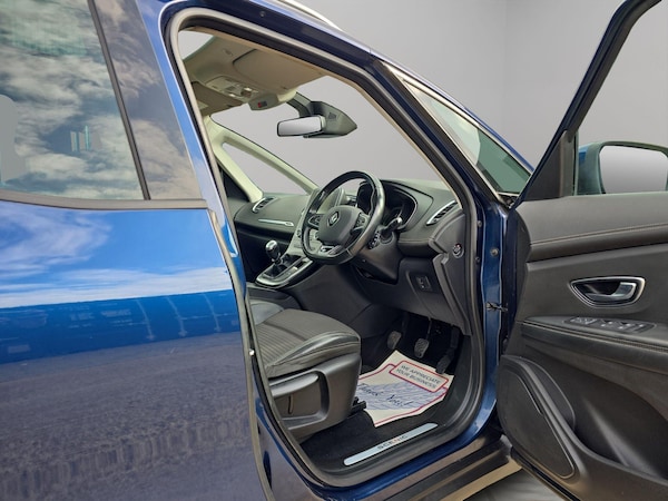 Used Renault Grand Scenic 2017 for sale - 76251472: Photo 12