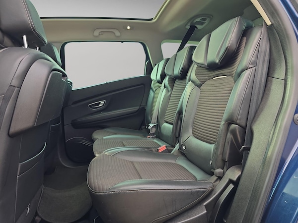 Used Renault Grand Scenic 2017 for sale - 76251472: Photo 14