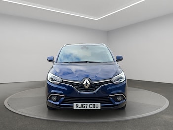 Used Renault Grand Scenic 2017 for sale - 76251472: Photo 2