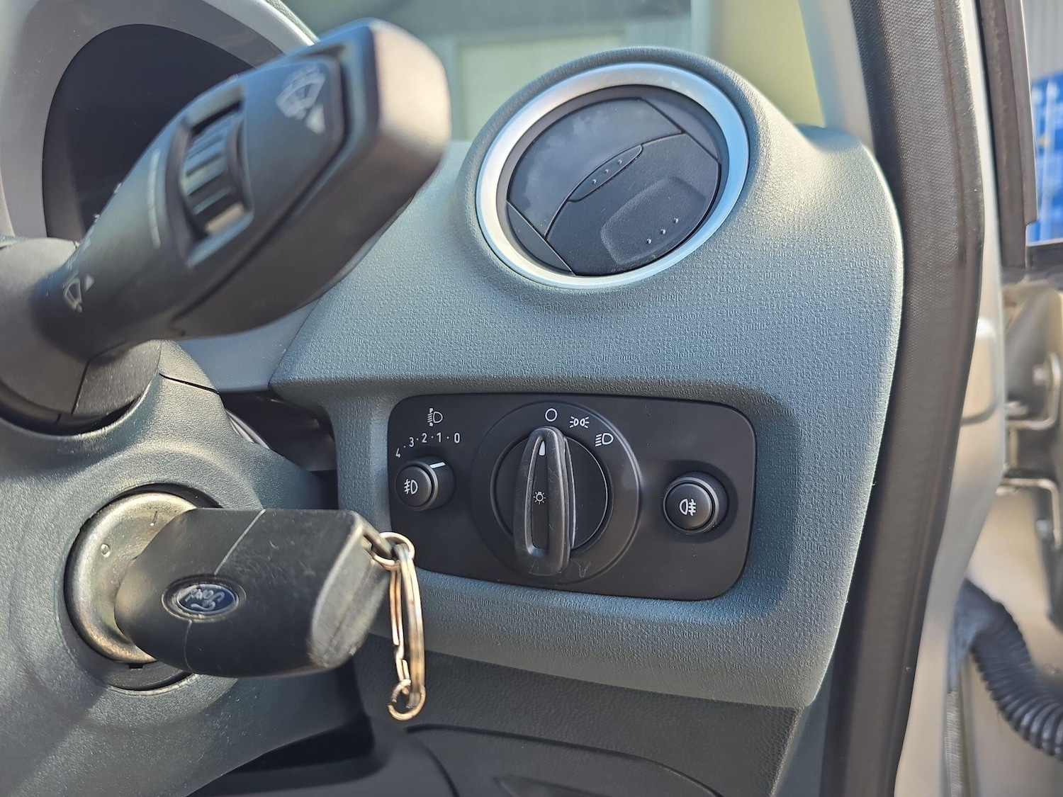 Used Ford Fiesta 2011 for sale - 76318026: Photo 16