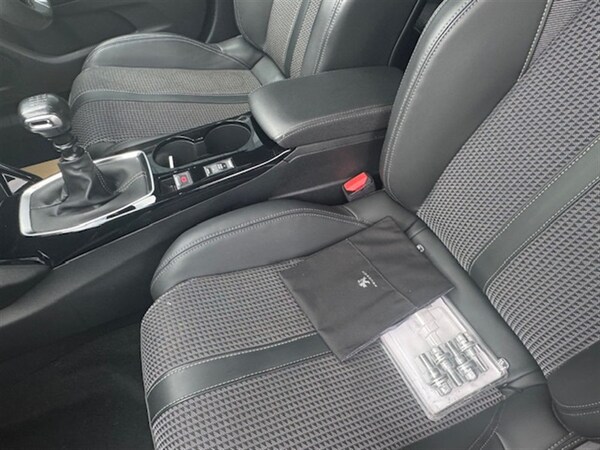 Used Peugeot 2008 2022 for sale - 75536063: Photo 33