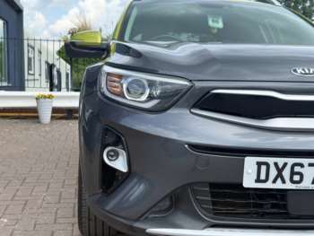 Used Kia Stonic 2017 for sale - 74549864: Photo