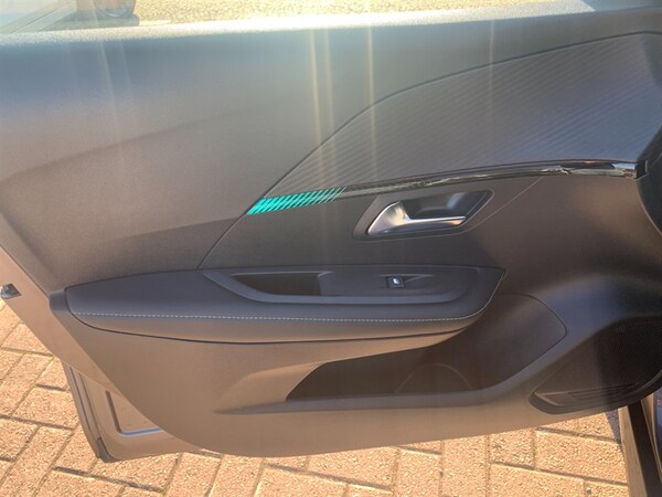 Used Peugeot 208 2023 for sale - 76119486: Photo 39