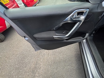 Used Peugeot 2008 2014 for sale - 78598941: Photo