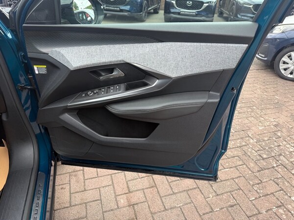 Used Peugeot E-3008 2024 for sale - 74247057: Photo 17