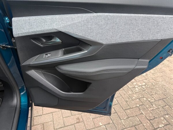 Used Peugeot E-3008 2024 for sale - 74247057: Photo 22