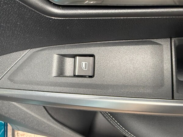 Used Peugeot E-3008 2024 for sale - 74247057: Photo 23