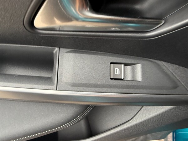 Used Peugeot E-3008 2024 for sale - 74247057: Photo 33