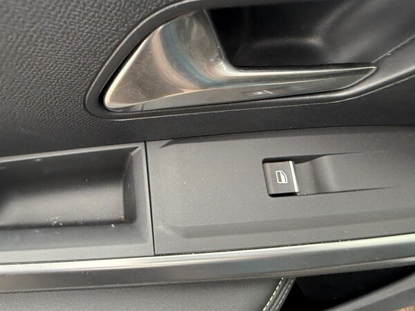 Used Peugeot E-3008 2024 for sale - 74247057: Photo 37