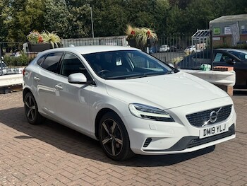 Used Volvo V40 2019 for sale - 75717065: Photo