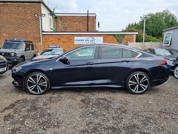 Used Vauxhall Insignia 2017 for sale - 74933175: Photo 2