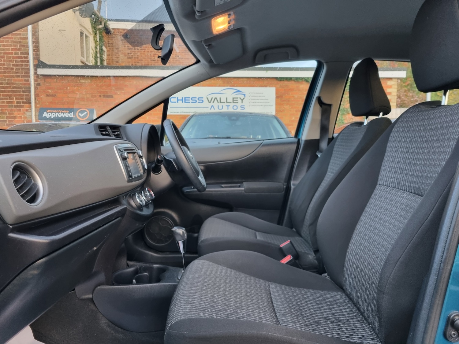 Used Toyota Yaris 2013 for sale - 76378539: Photo 15