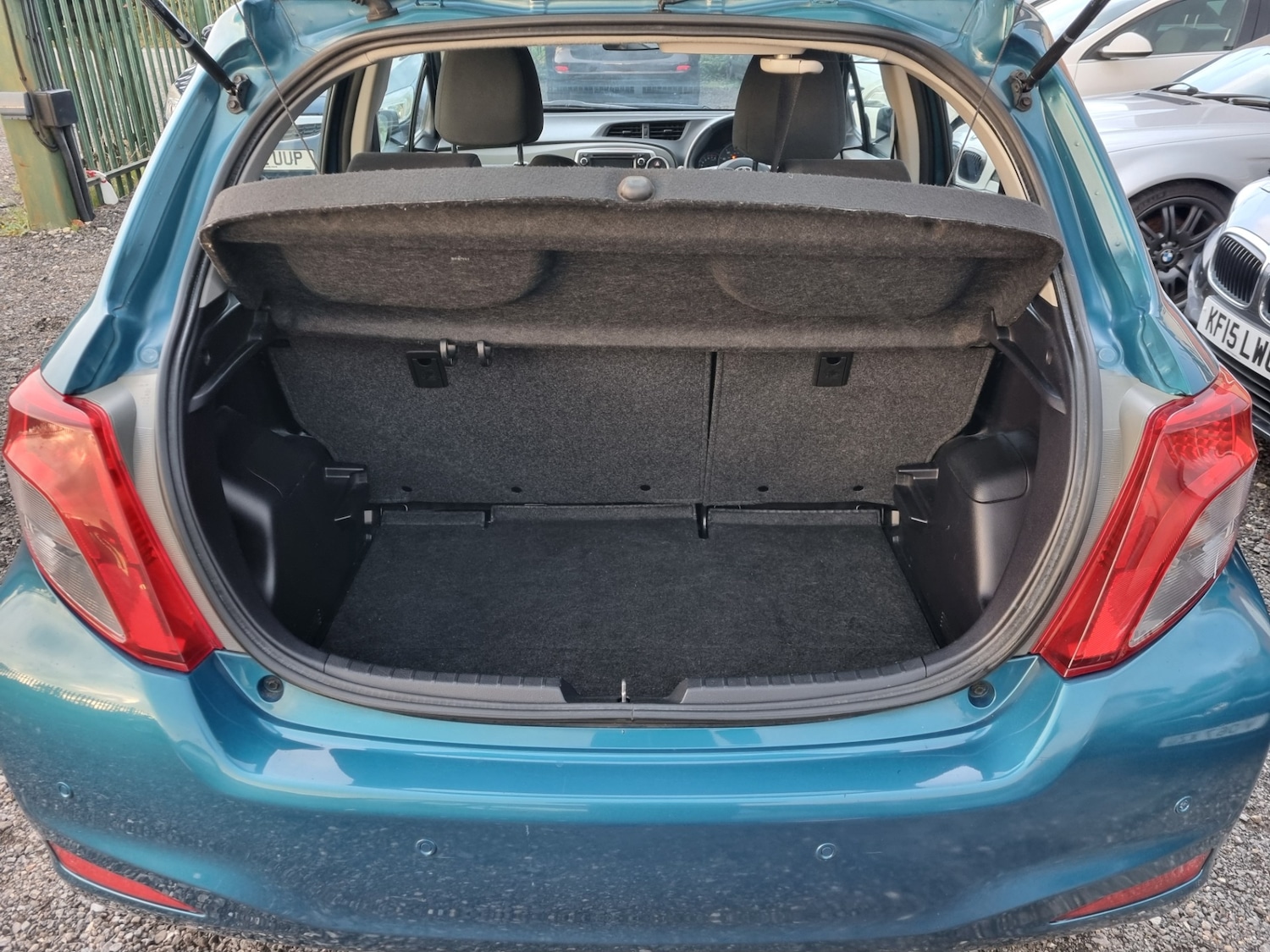 Used Toyota Yaris 2013 for sale - 76378539: Photo 21