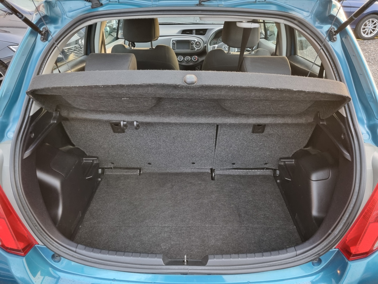 Used Toyota Yaris 2013 for sale - 76378539: Photo 23