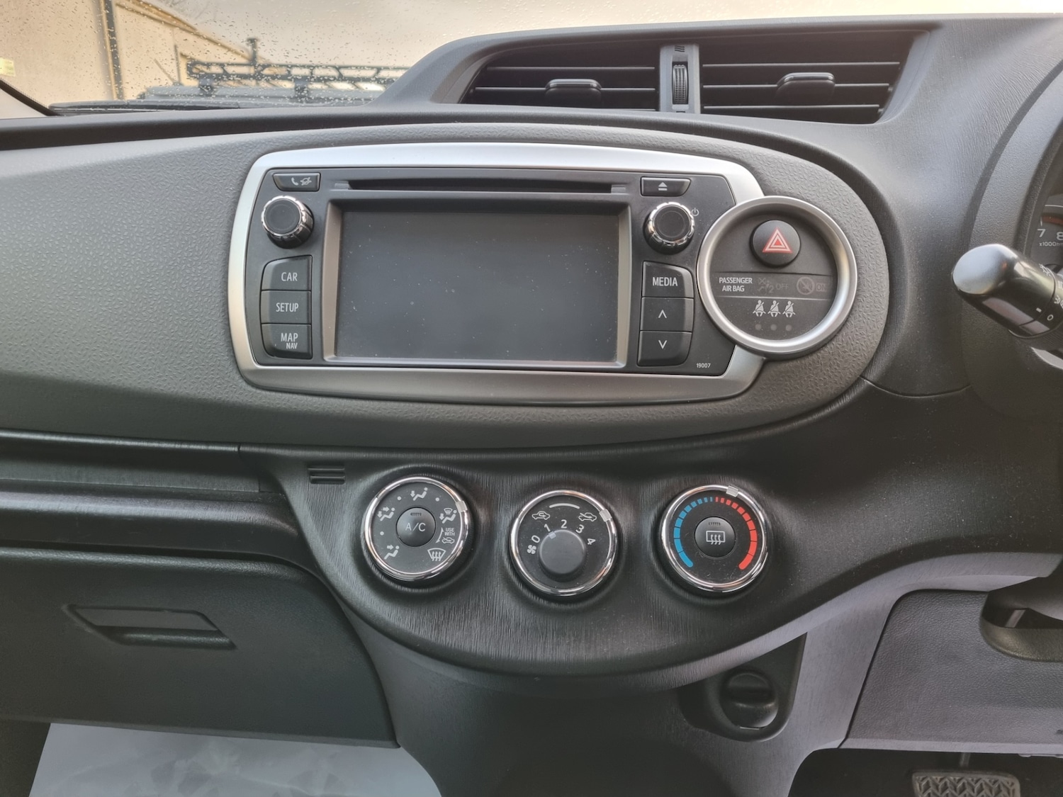 Used Toyota Yaris 2013 for sale - 76378539: Photo 24