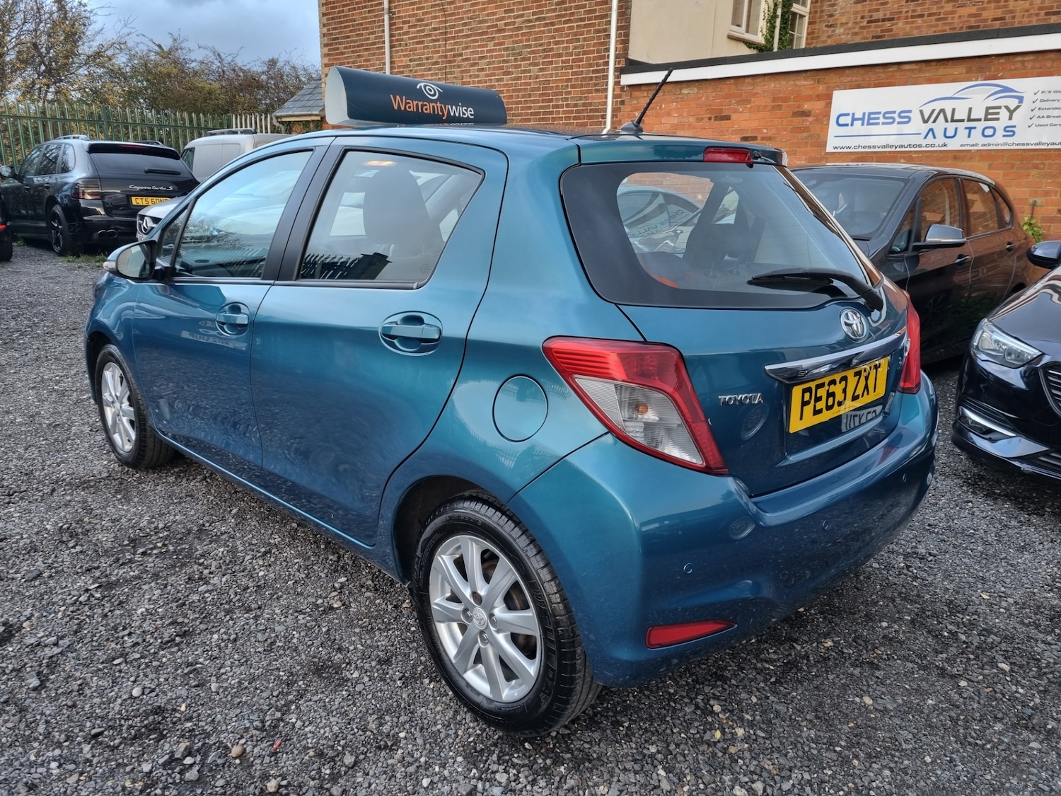 Used Toyota Yaris 2013 for sale - 76378539: Photo 5