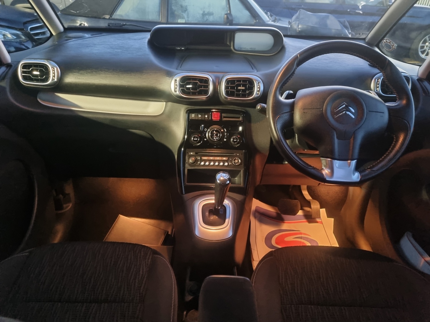 Used Citroen C3 Picasso 2012 for sale - 76519800: Photo 9