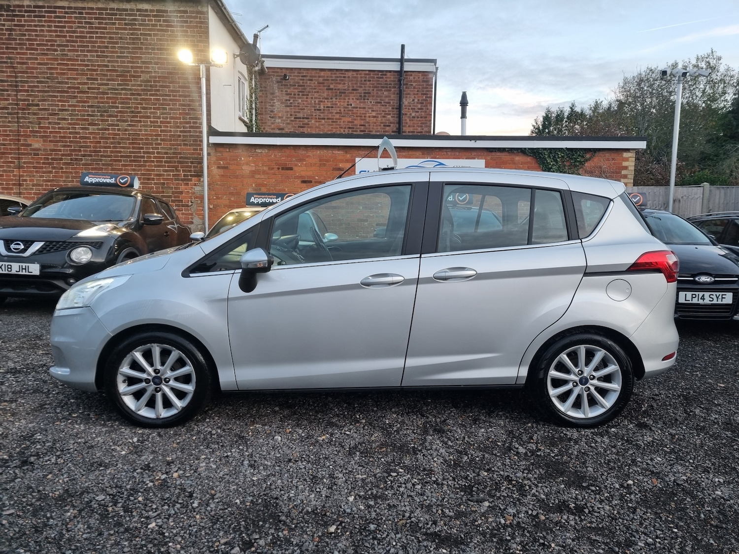Used Ford B-MAX 2017 for sale - 76856261: Photo 6