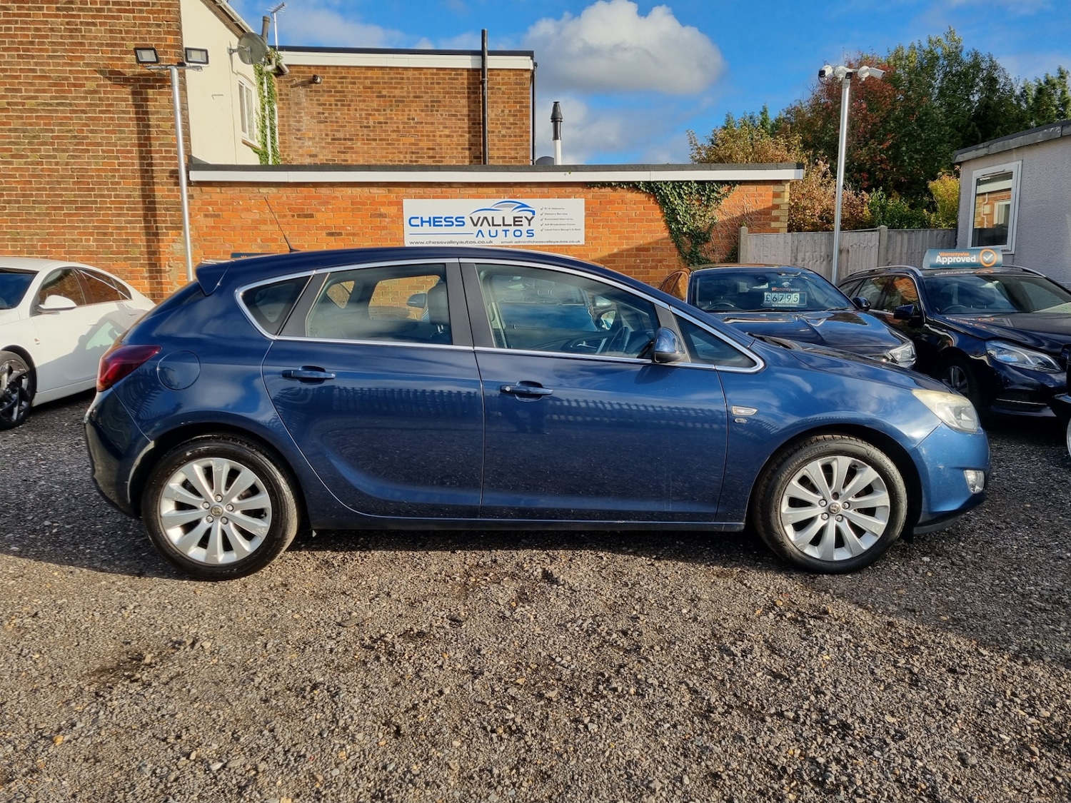 Used Vauxhall Astra 2012 for sale - 76369532: Photo 2