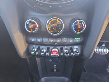 Used MINI Hatch 2023 for sale - 77411048: Photo