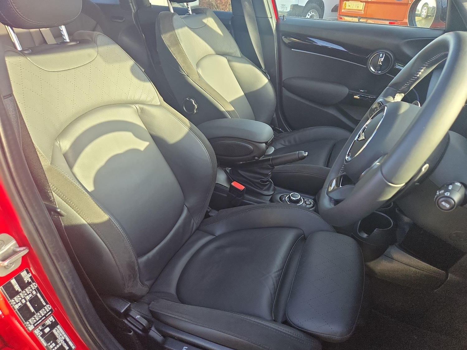 Used MINI Hatch 2023 for sale - 77411048: Photo 5