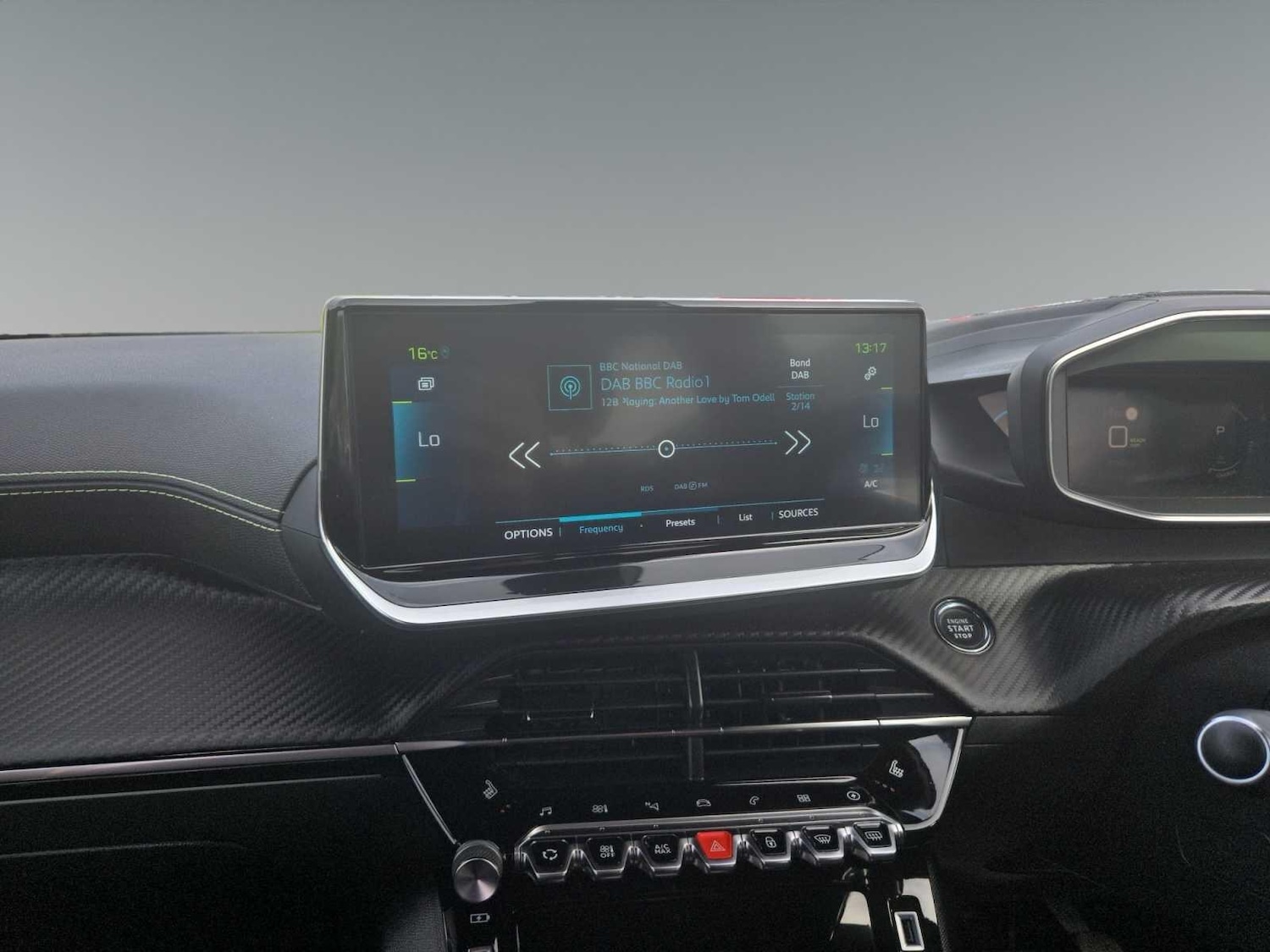 Used Peugeot 2008 2022 for sale - 75867157: Photo 13