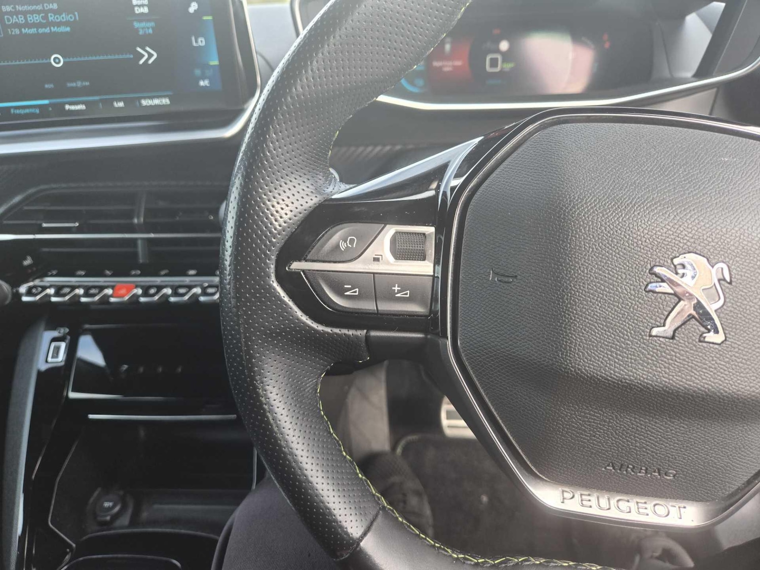 Used Peugeot 2008 2022 for sale - 75867157: Photo 26