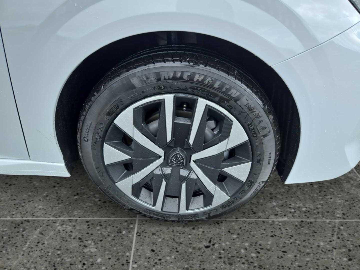 Used Peugeot 208 2025 for sale - 76926423: Photo 9