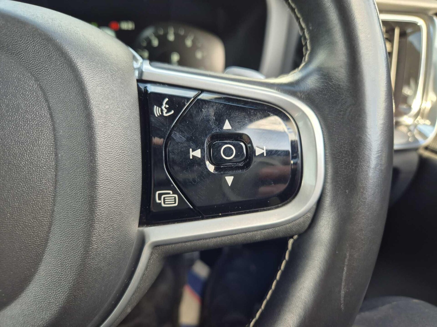 Used Volvo V60 2020 for sale - 76012644: Photo 28