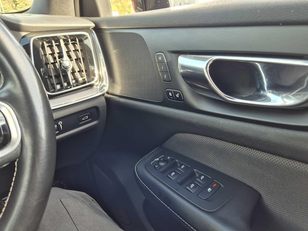 Used Volvo V60 2020 for sale - 76012644: Photo 30