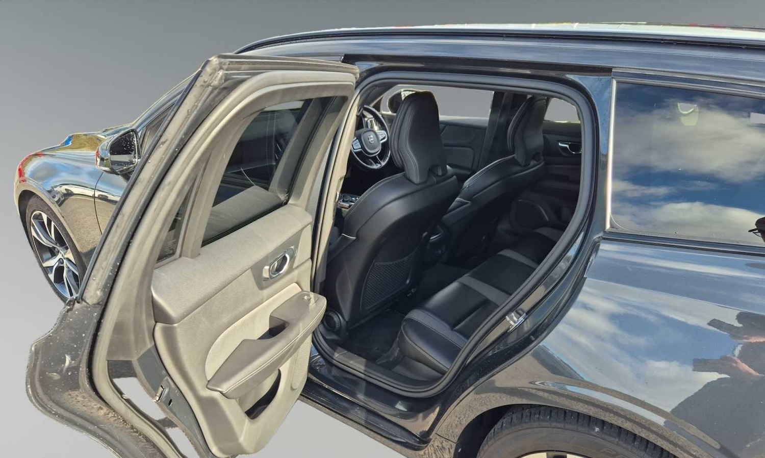 Used Volvo V60 2020 for sale - 76990411: Photo 12