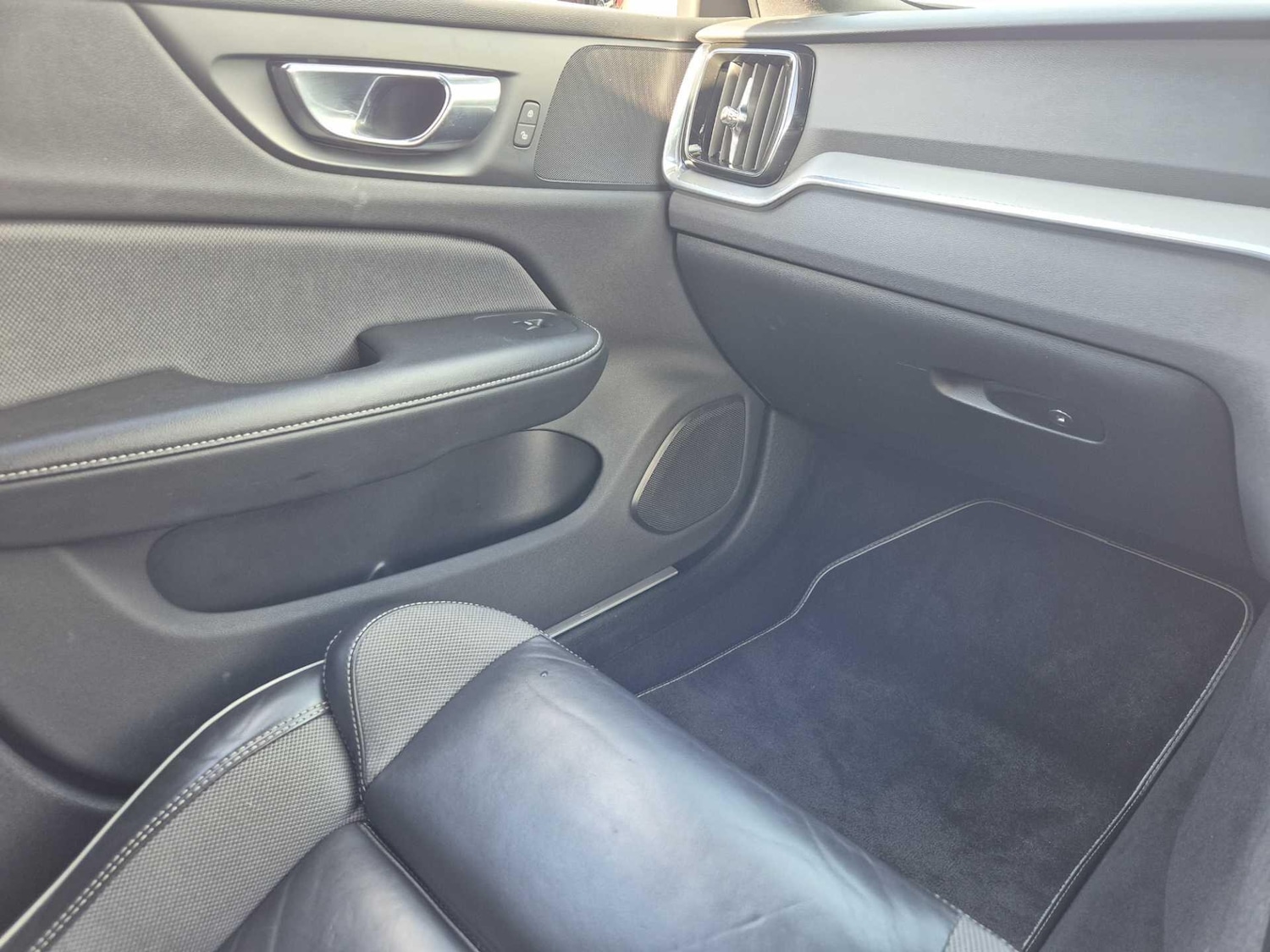 Used Volvo V60 2020 for sale - 76990411: Photo 33