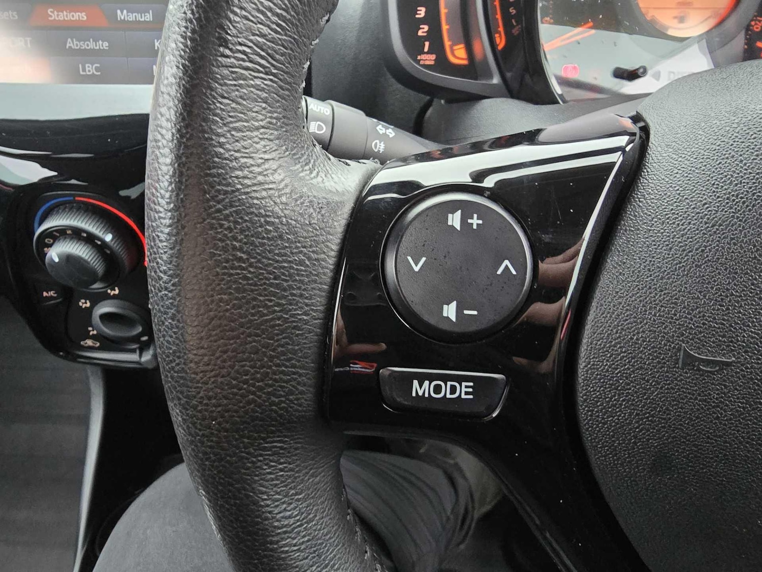 Used Peugeot 108 2016 for sale - 76735140: Photo 26