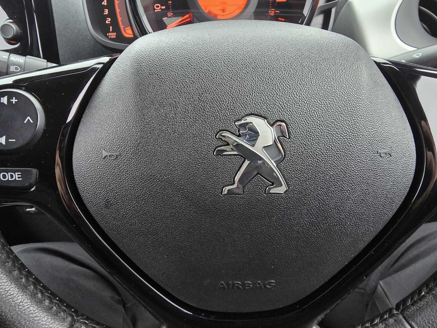 Used Peugeot 108 2016 for sale - 76735140: Photo 27