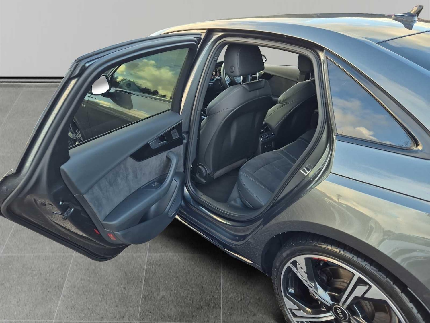 Used Audi A4 for sale - 76996315: Photo 12