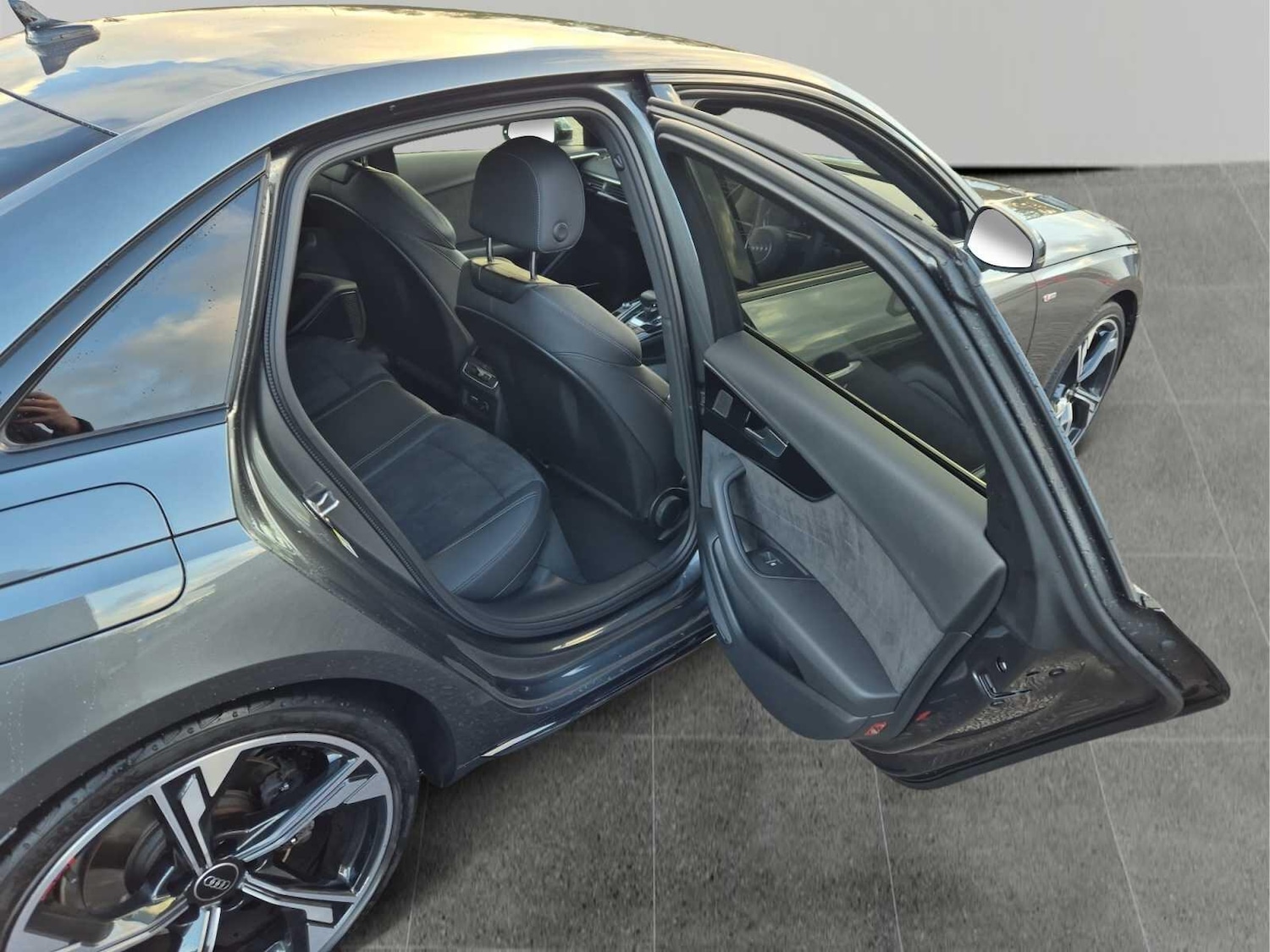 Used Audi A4 for sale - 76996315: Photo 16