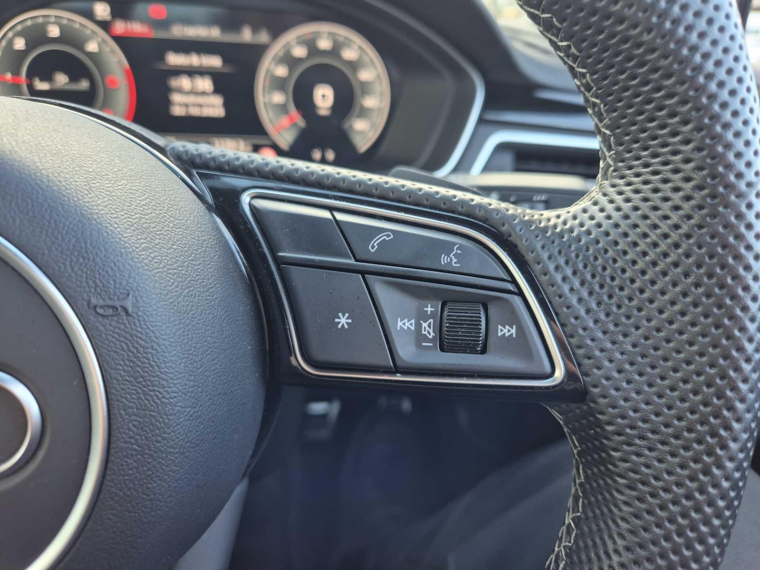 Used Audi A4 for sale - 76996315: Photo 30