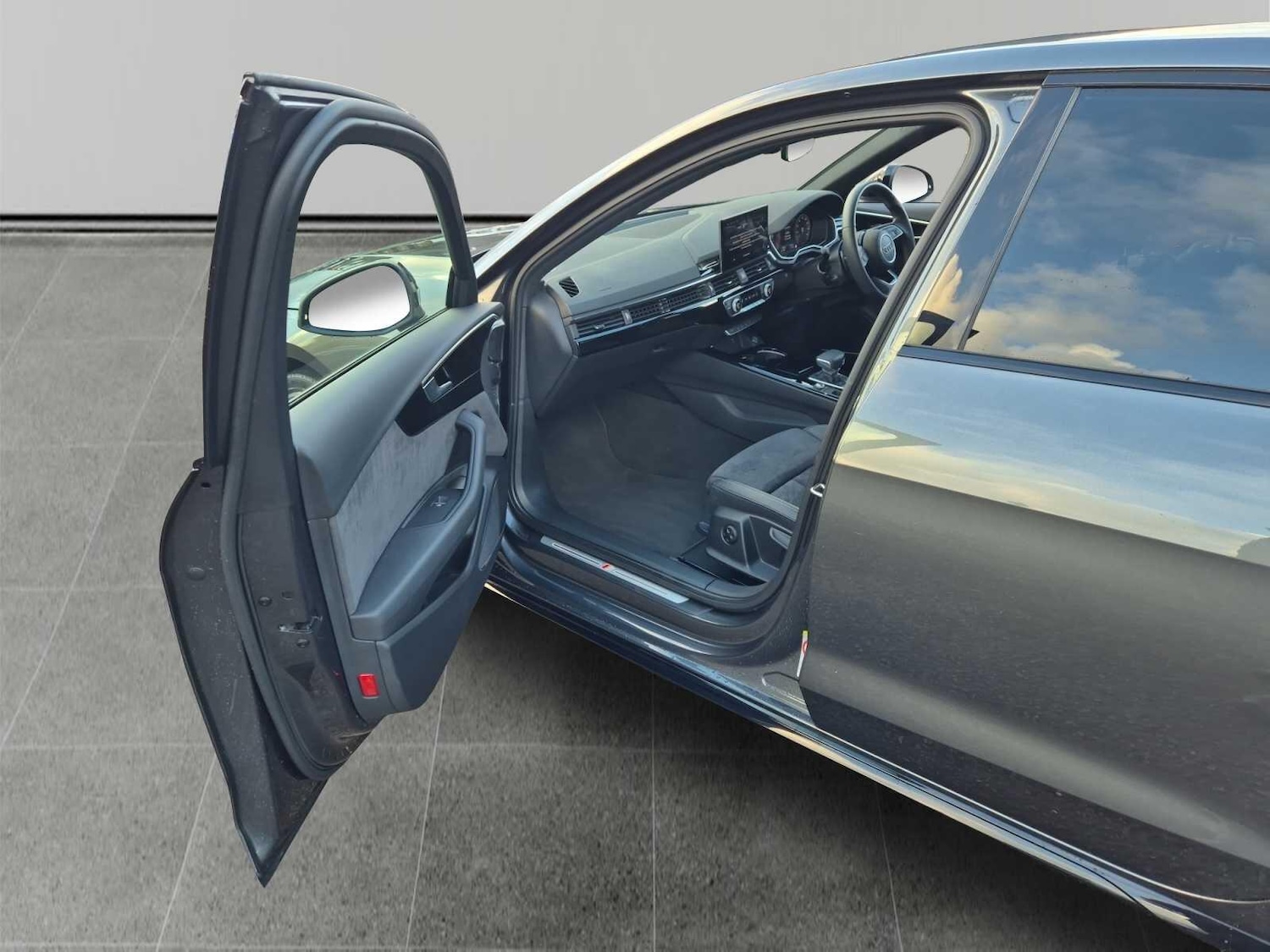 Used Audi A4 for sale - 76996315: Photo 9