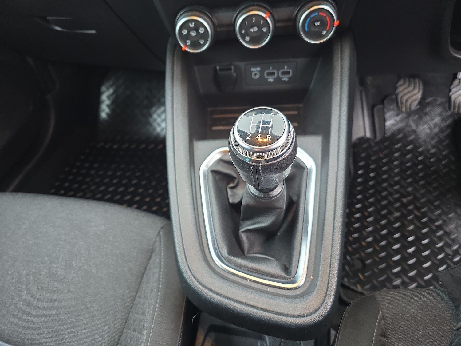 Used Renault Clio 2020 for sale - 77305247: Photo 11