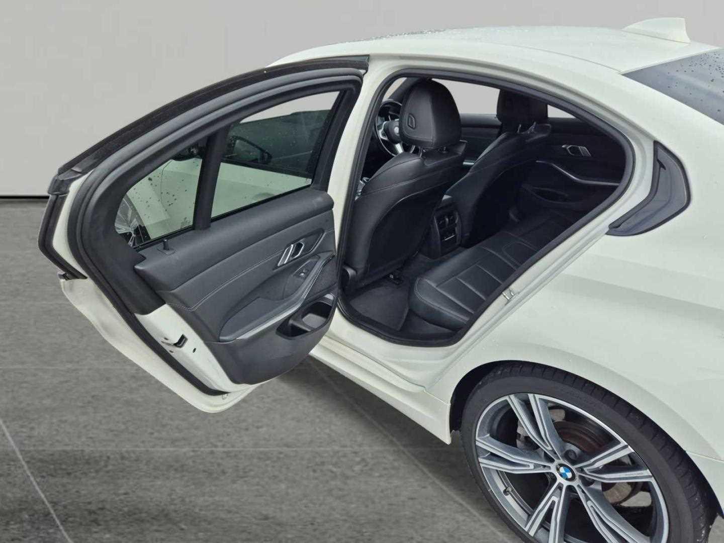 Used BMW 3 Series 2021 for sale - 76991090: Photo 11