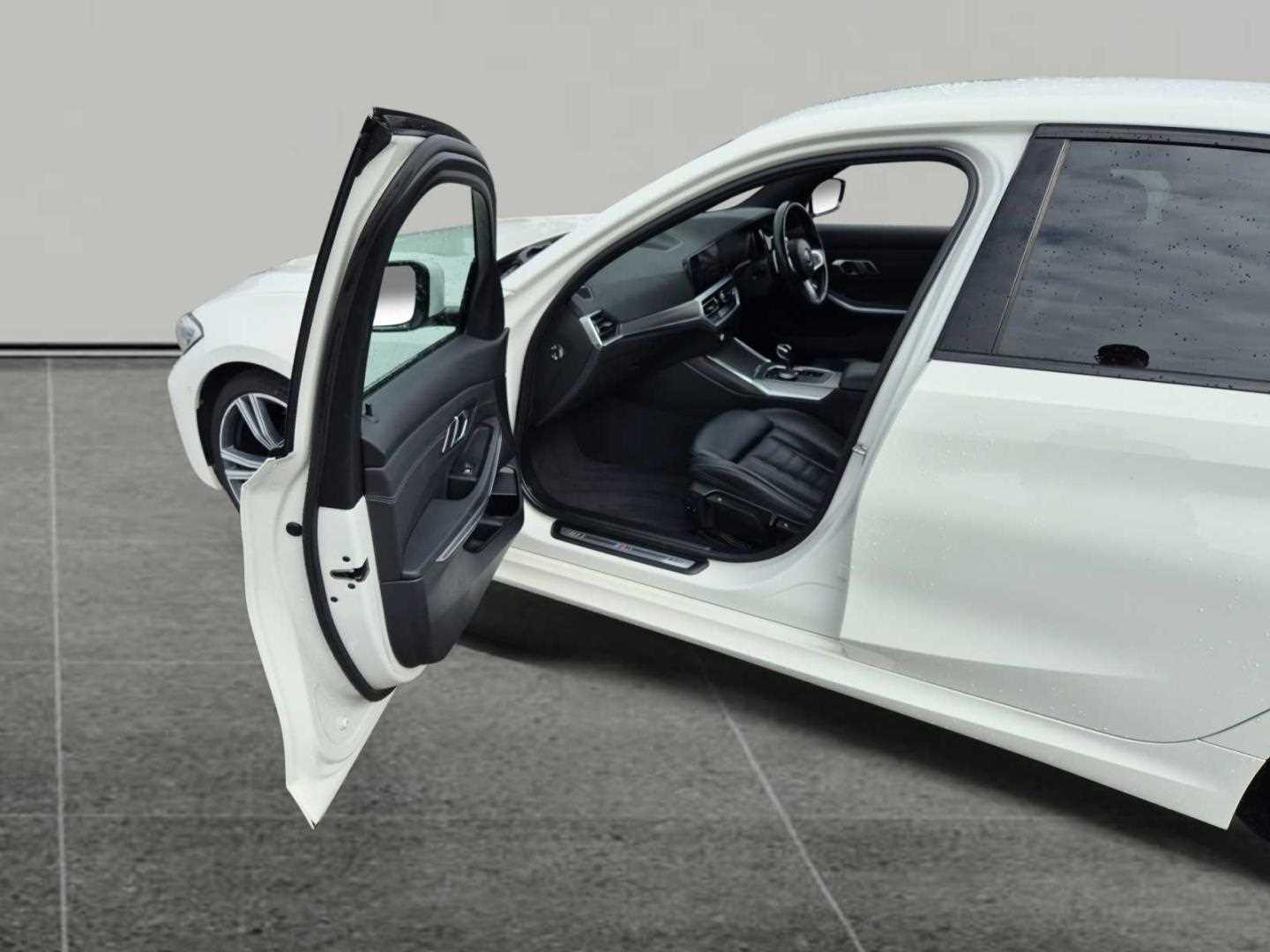 Used BMW 3 Series 2021 for sale - 76991090: Photo 9