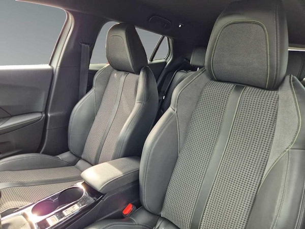 Used Peugeot 2008 2020 for sale - 75539815: Photo 11