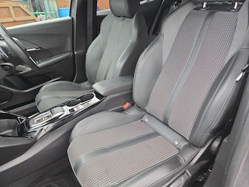 Used Peugeot 2008 2023 for sale - 78480947: Photo