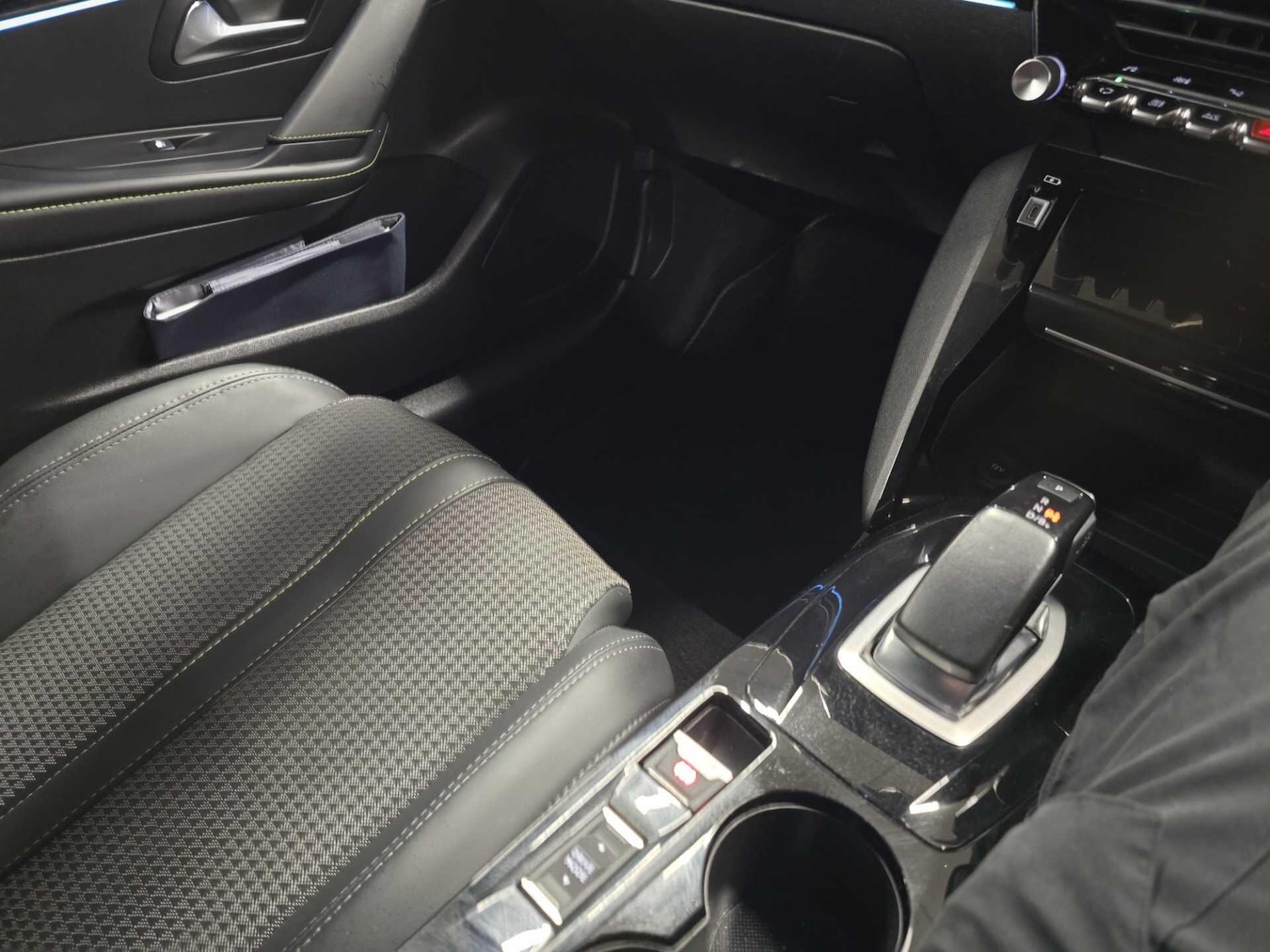 Used Peugeot 208 for sale - 76753289: Photo 30