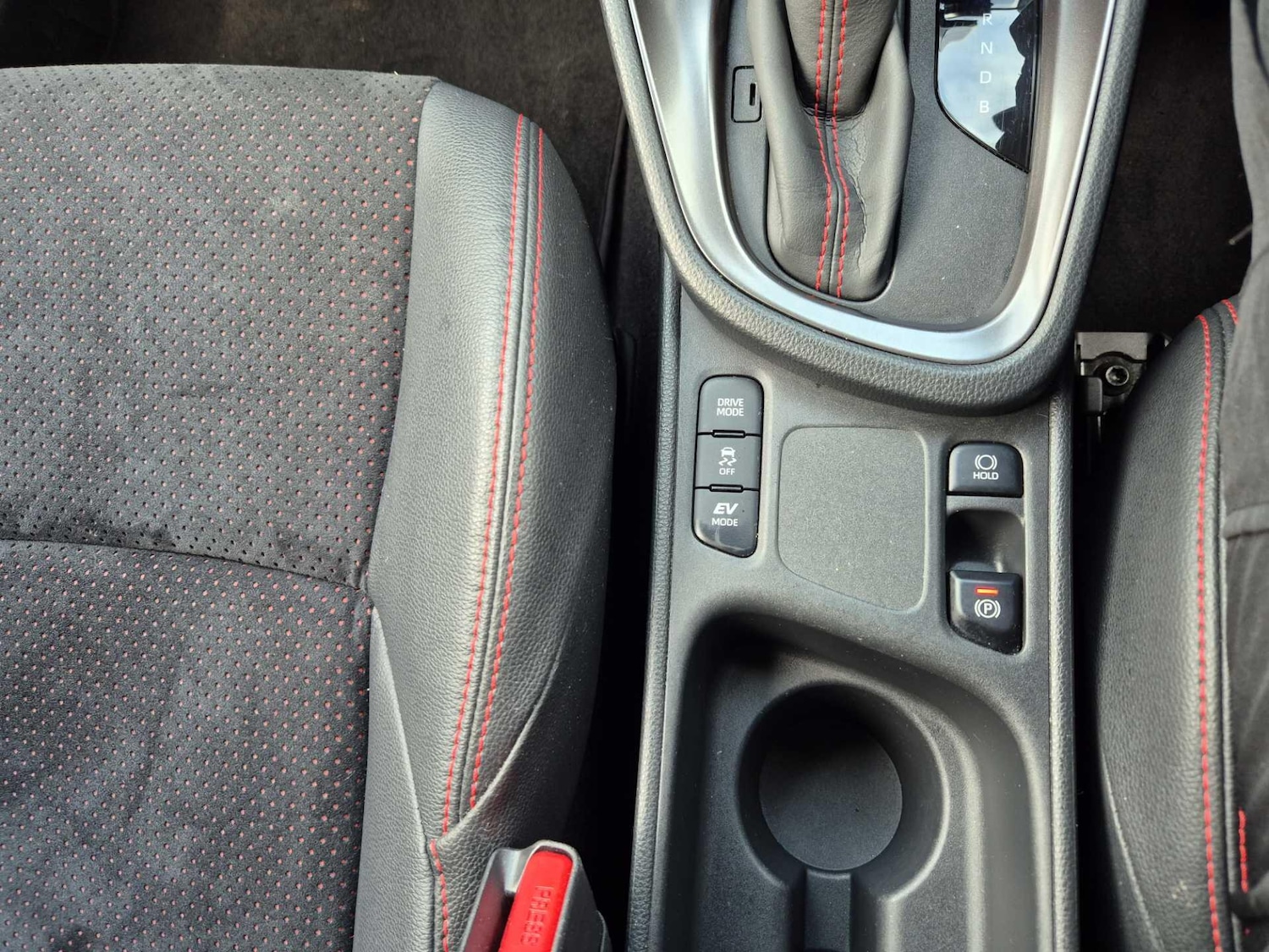 Used Toyota Yaris 2023 for sale - 76214993: Photo 32