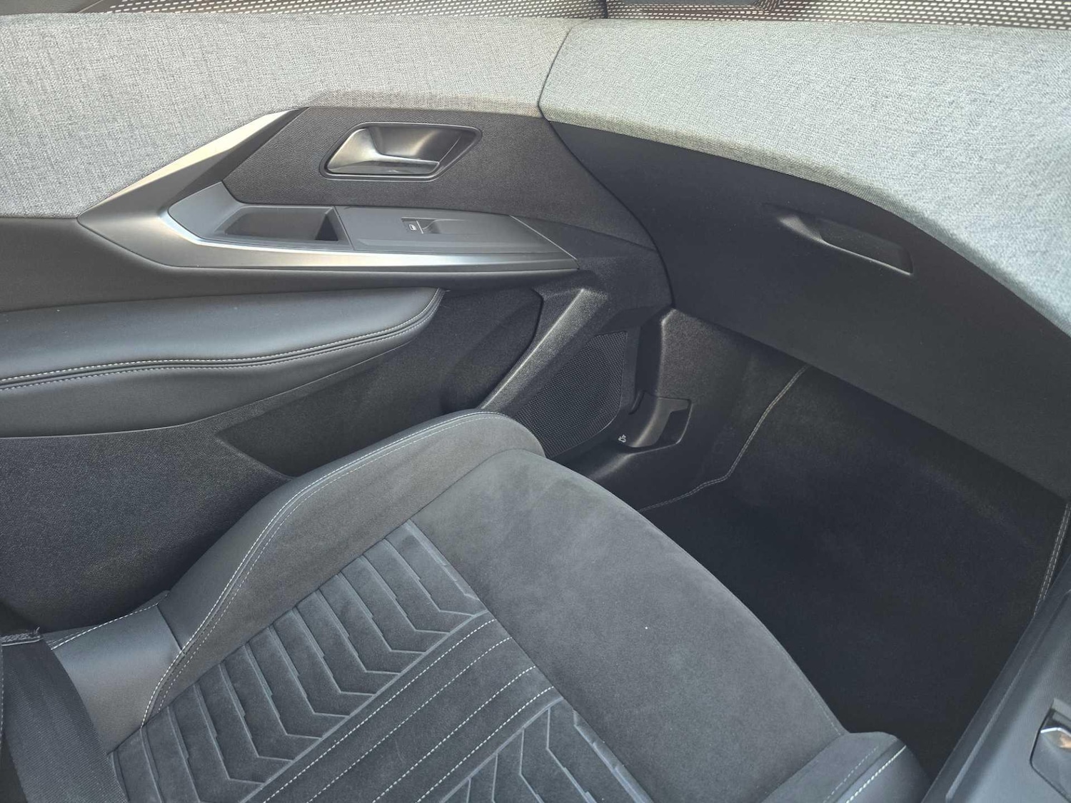 Used Peugeot 3008 2024 for sale - 76994592: Photo 32