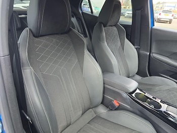 Used Peugeot 2008 2022 for sale - 78471830: Photo