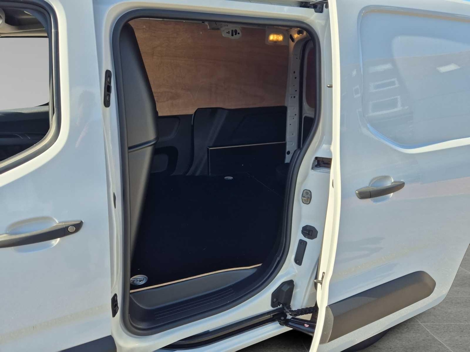 Used Peugeot Partner 2024 for sale - 76072633: Photo 13