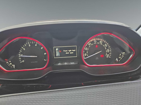Used Peugeot 2008 2017 for sale - 76175396: Photo 15